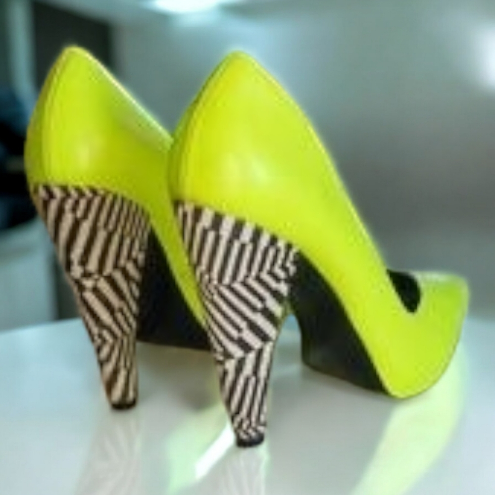 Steve Madden, Keyshia Cole Lime Green Heels with black and white heel - Picture 3 of 6
